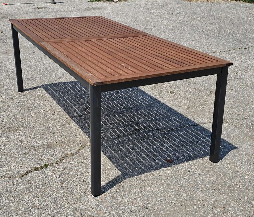 Продавам разтегателна маса.