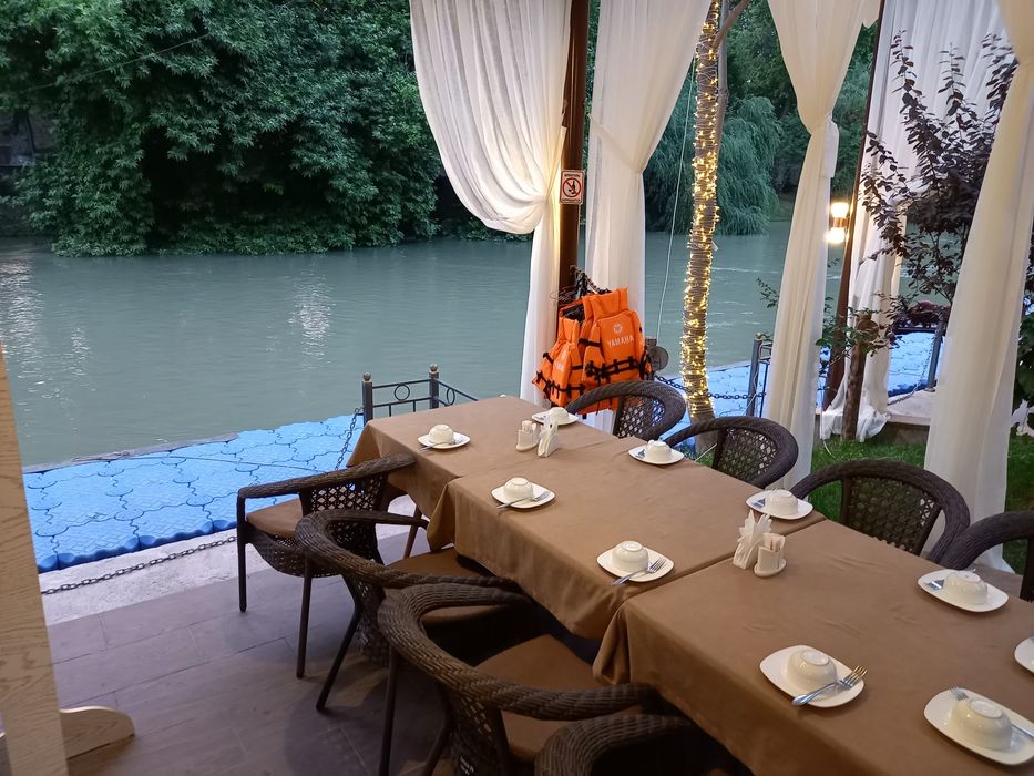 Гондола лодка Кайикларда сайир килиш