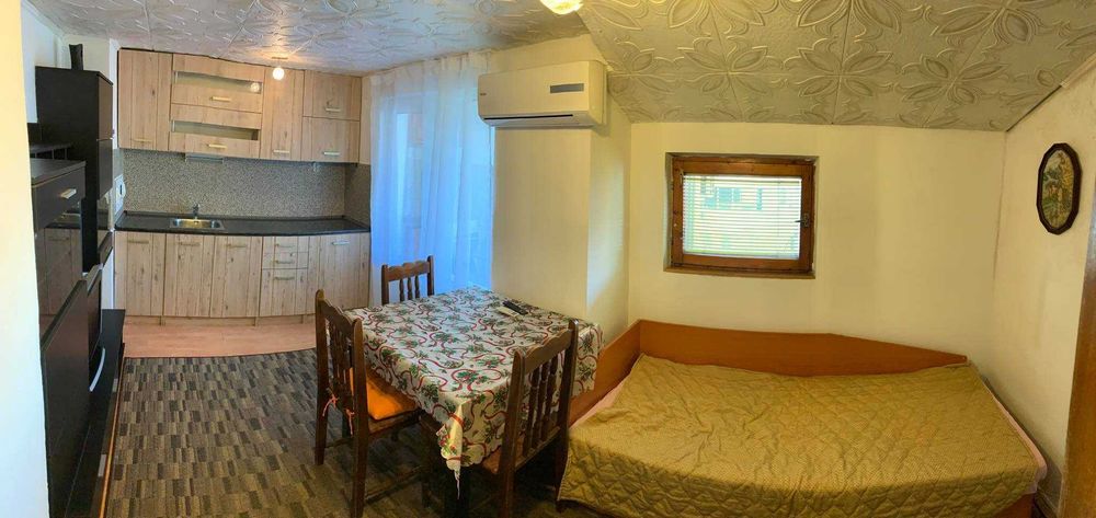 Дава се под наем Двустаен апартамент в Бургас, Възраждане - 45 кв.м за 142.8 € - Снимка #2