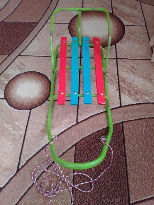 Продам детские санки.