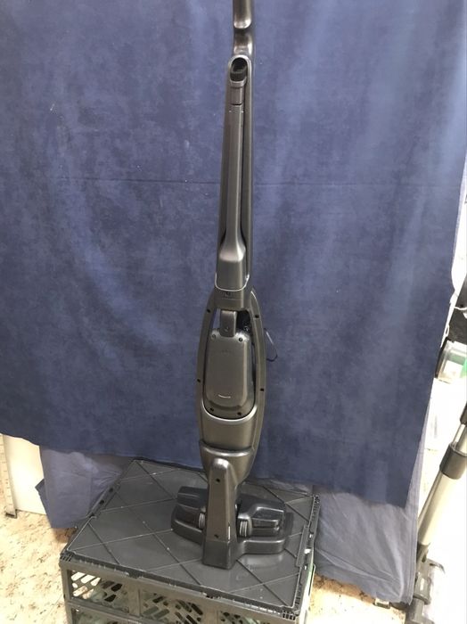 Ръчна прахосмукачка AEG, безжична, 2 в 1