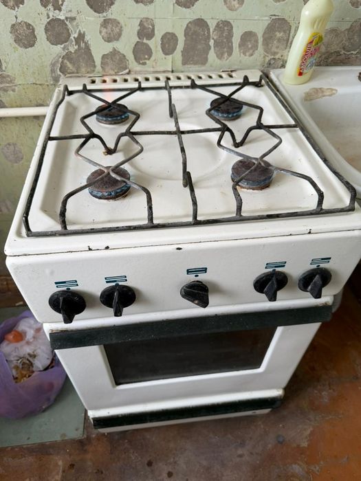 Срочно продам Шкаф и Газ плиту