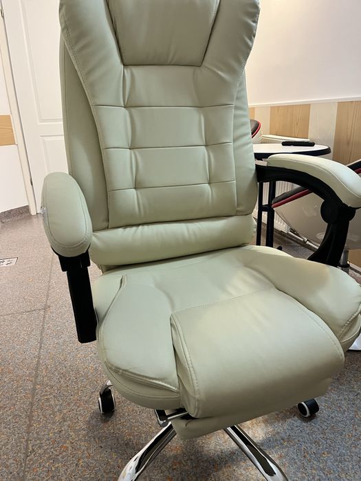 Scaun rotativ de birou crem