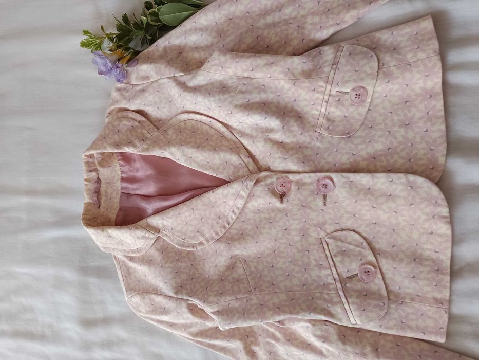 Дамско розово сако на цветчета