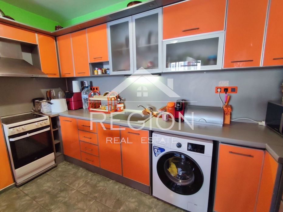 Дава се под наем Тристаен апартамент в Варна, Колхозен пазар - 75 кв.м за 459 € - Снимка #1