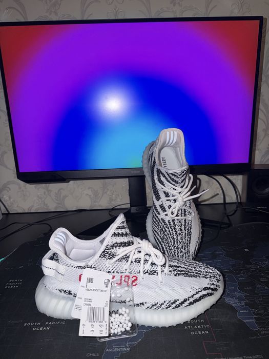 yeezy 350v2 zebra