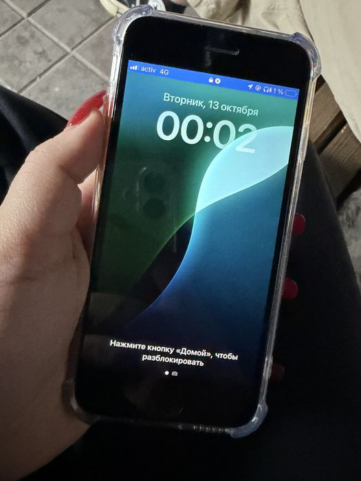 Iphone SE в хорошем состоянии