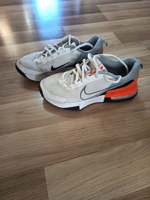 Маратонки Nike запазени