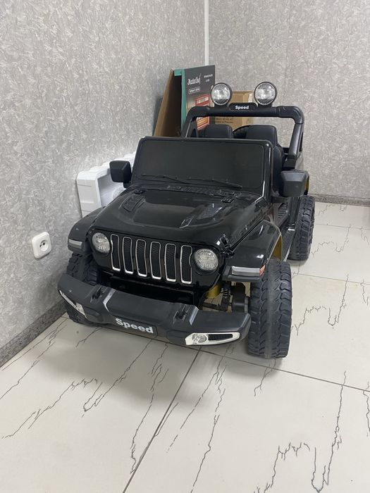 Продам детскую машинку