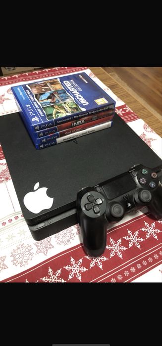 Vand PS 4 slim 500gb fara jocurile din poze