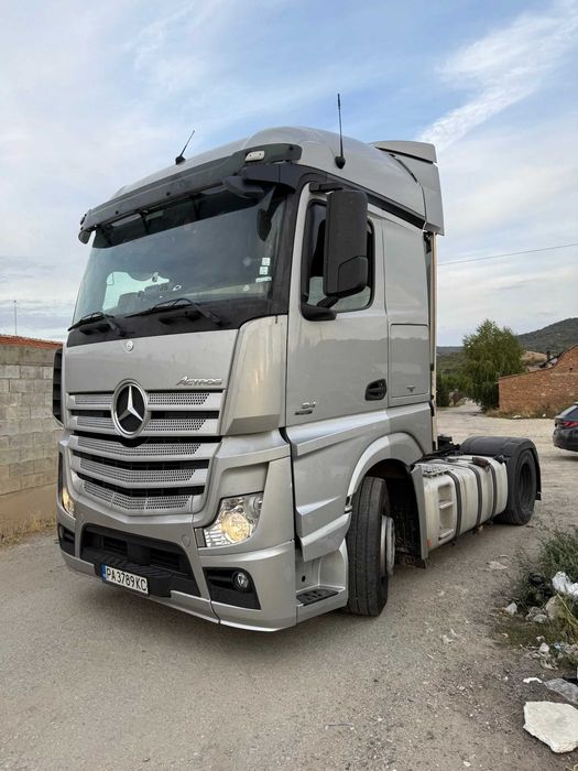 Влекач Mercedes-Benz Actros на части 2015