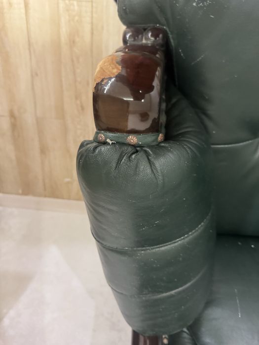 Кресло кожаное продам