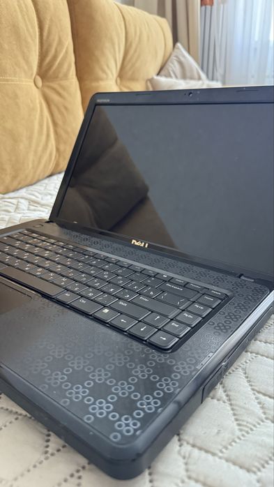 Ноутбук Dell Inspiron.
