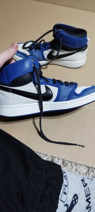 Продавам маратонки.