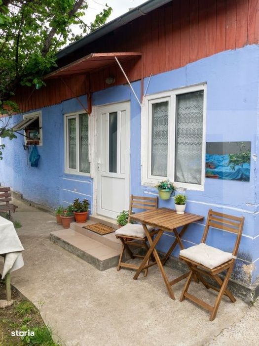 Casa de vanzare, teren 5400 mp, zona Braesti