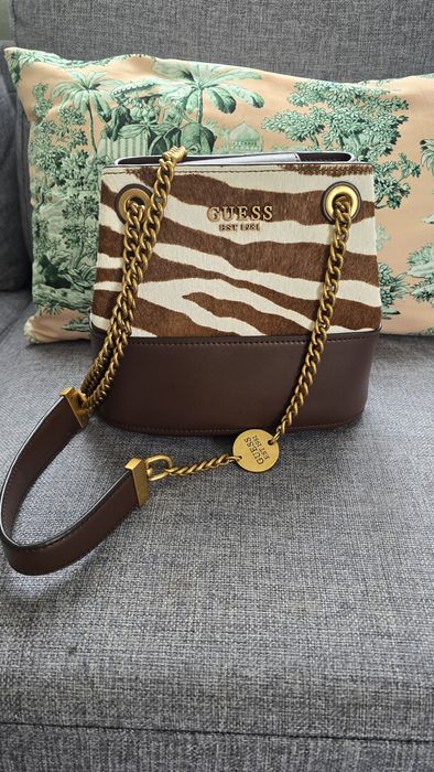 Дамска чанта Guess