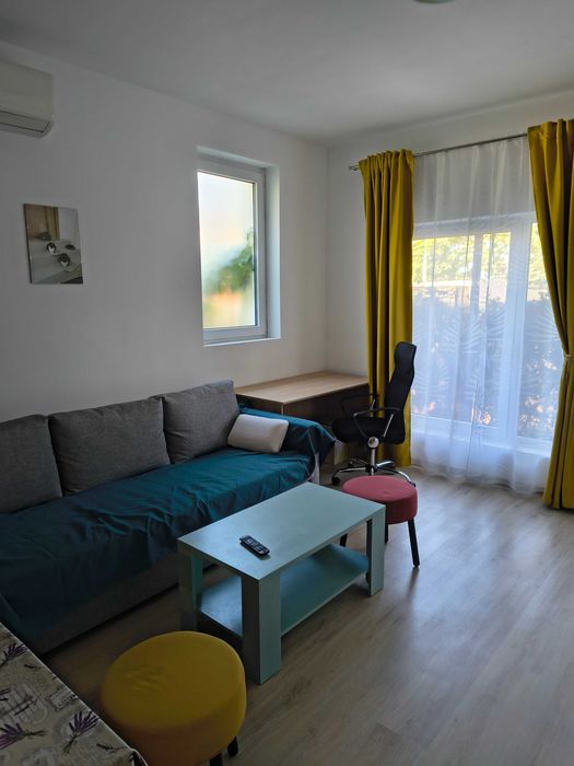 Vând apartament 2 camere în imobil casă/vilă