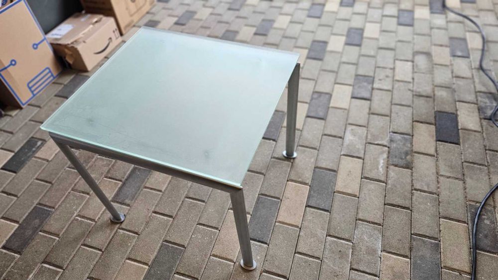 Оригинална италианска масичка с стъклен плот