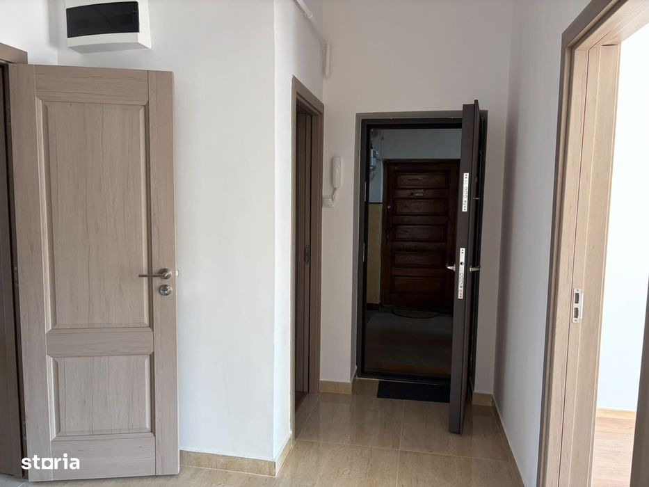 Apartament cu 3 camere decomandate, etaj 1, superfinisat, in Centru