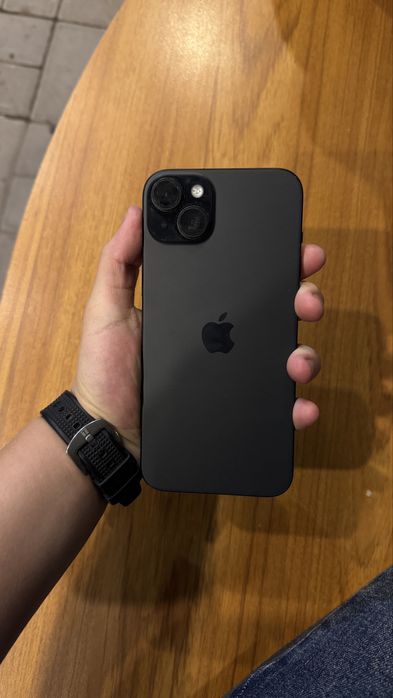 Продам Iphone 15+