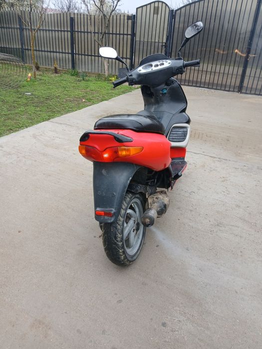 Vând  gilera runer