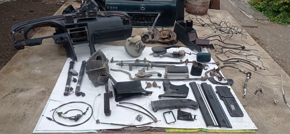 Запчасти Mercedes W202 C-Class разные