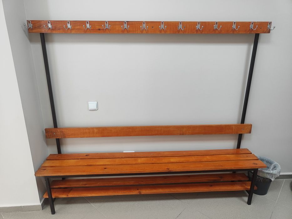 Продам лавку вешалку для детей в раздевалку