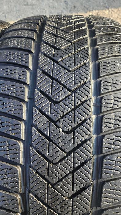 SET 4 Anvelope Iarna 275/40 R21 + 315/35 R21 Pirelli Scorpion Winter BMW X5 / X6 Original Runflat | Pret/buc