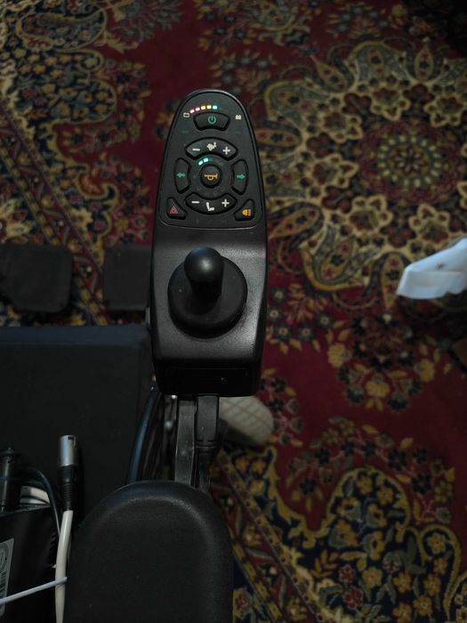 Акумулаторен инвалиден стол Invacare Bora