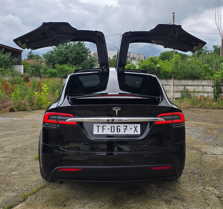 Tesla Model X 75D * Dual motor