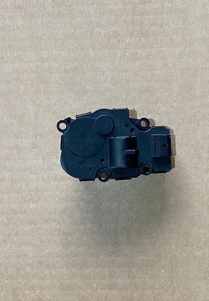 Motoras clapeta clima VOLVO V60 D6 HYBRID 2014+ EGP0031
