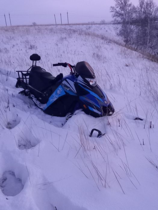 Продам снегоход барыс 200