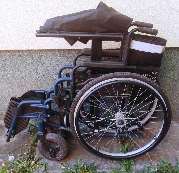 Vand fotoliu rulant pentru persoane cu handicap