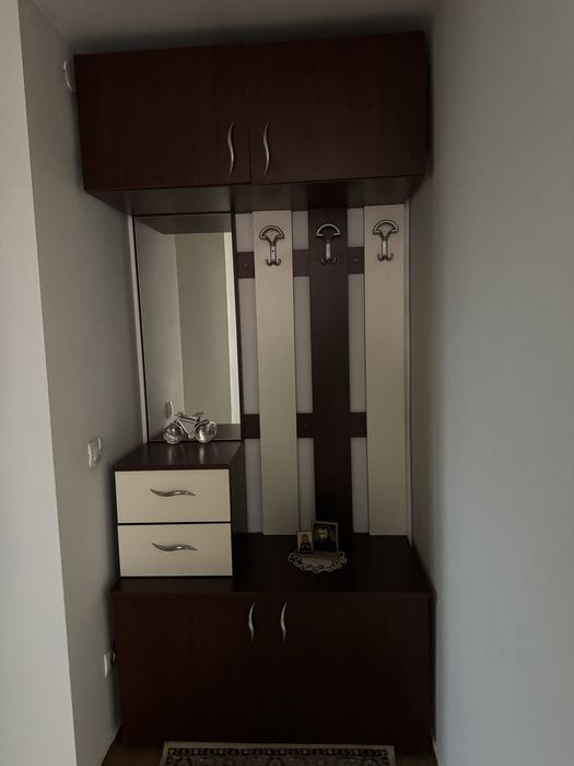 Vând set mobilă+masă+scaune