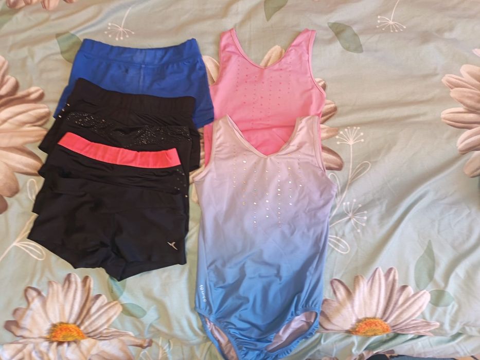 Costum gimnastica