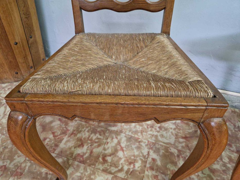 Два броя трапезни столове бял дъб в стил "ЛУИ XV"