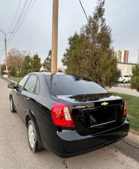 qora Lacetti yaxshi holatda