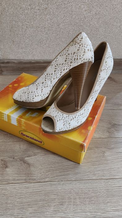 Дамски обувки. Нови-39 номер