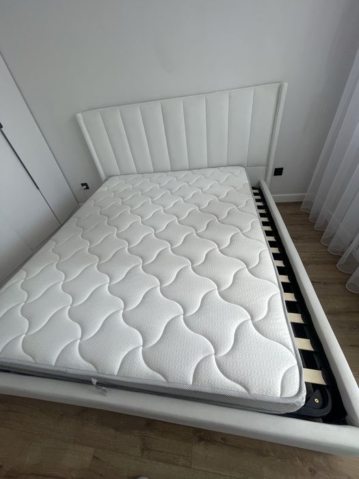 Продам кровать , двухспальный .