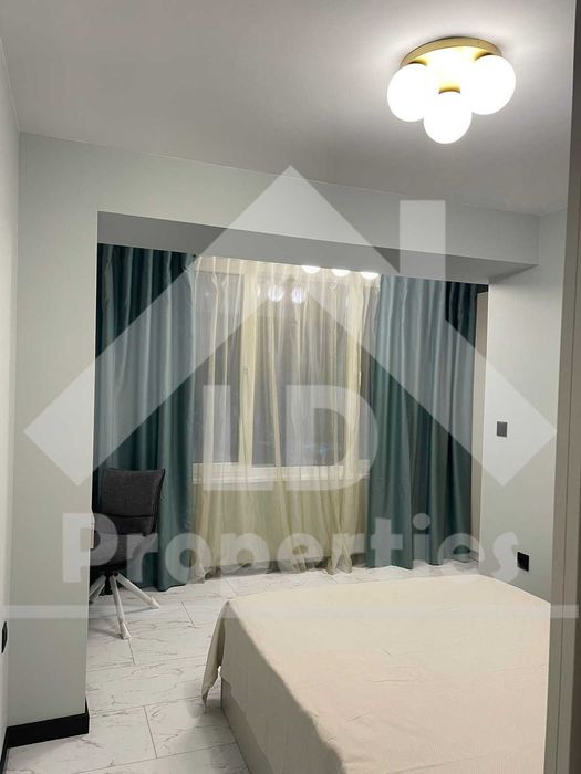 Луксозно обзаведен апартамент с две спални в кв. Чайка