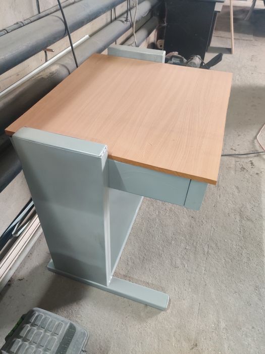 Продам стол слесарный