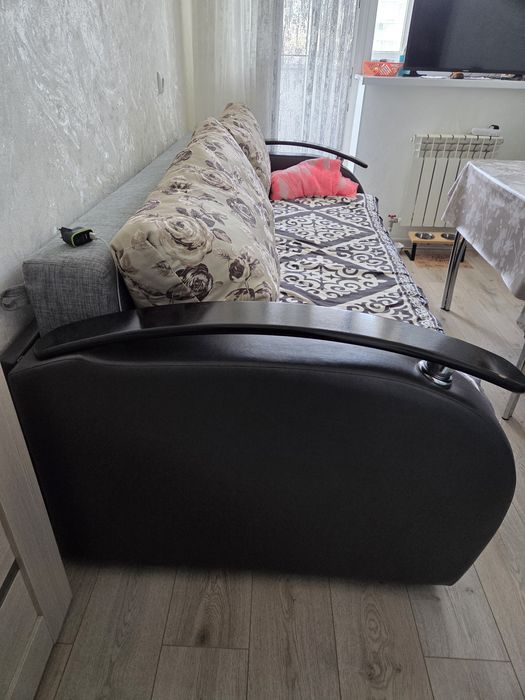 Продам.  Диван...