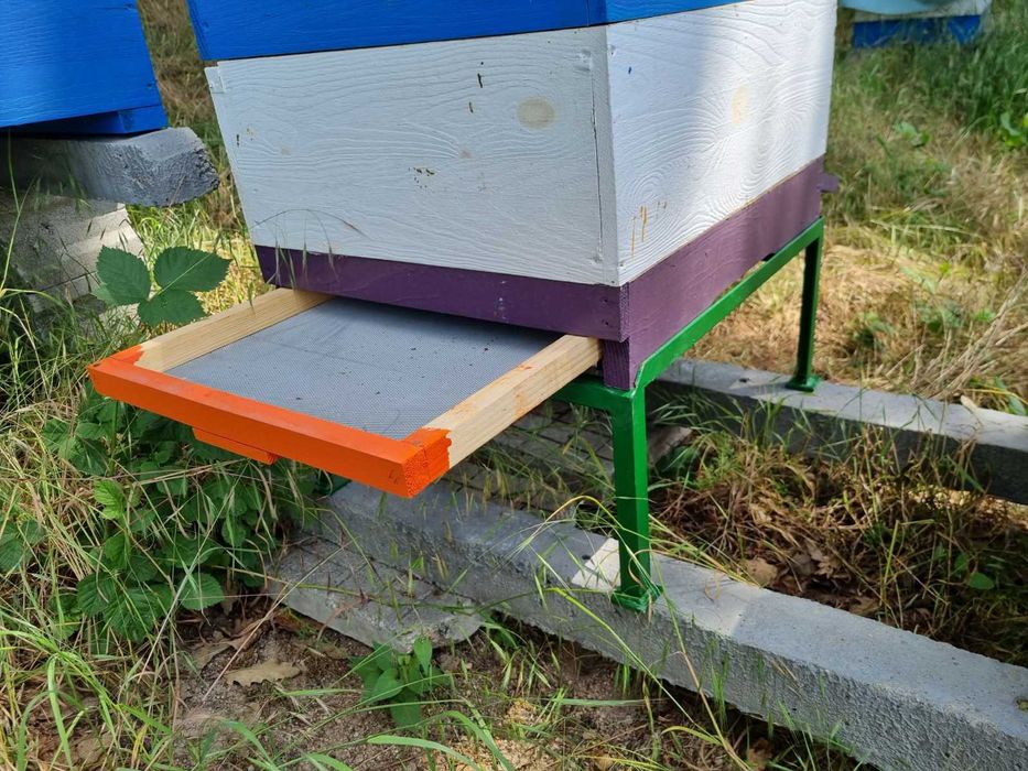 Стойки за кошери