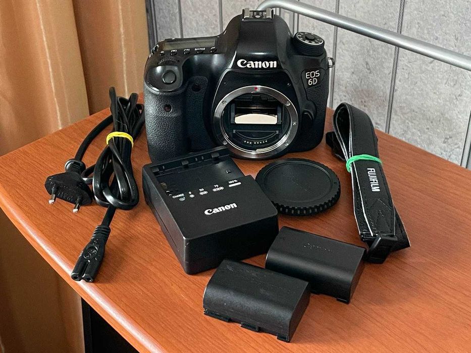 Фотоаппарат Canon EOS 6D (WG) Body