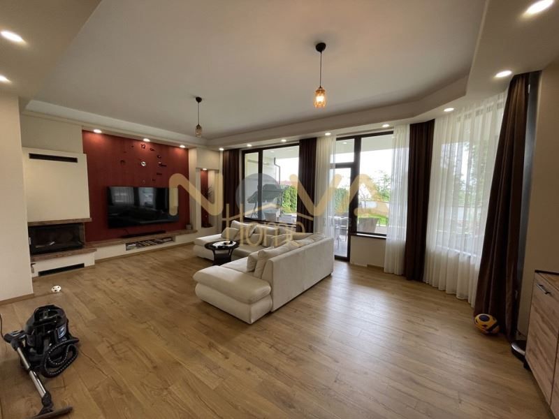 Къща в Варна, област-м-т Манастирски рид площ 344 цена 430000