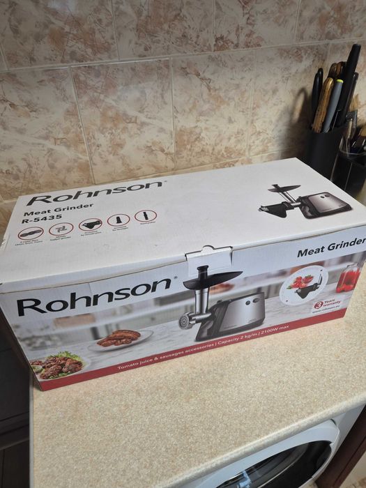 Продавам месомелачка Rohnson R-5435, 2100 W