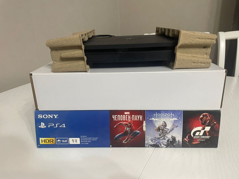 Sony PS 4 и игровой руль контроллер