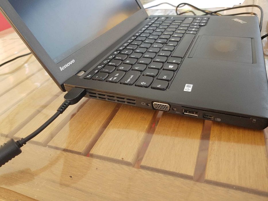 Lenovo ThinkPad X240 i5-4300U, SSD 128GB, FHD IPS, 2 baterii – defect / reparat