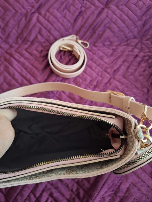 Дамска чанта Guess