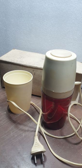 электромиксер и электронный часы